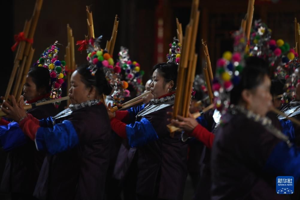 侗寨年关忙迎客